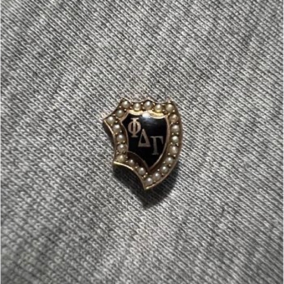 Vintage Phi Delta Gamma Fraternity Pin with pearls - Picture 1 of 5